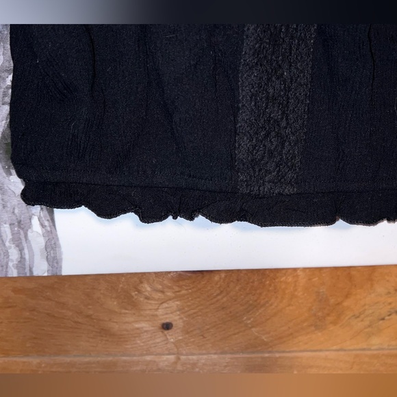 Kiwi Punch Black Short Sleeve Crop Blouse - Picture 3 of 9